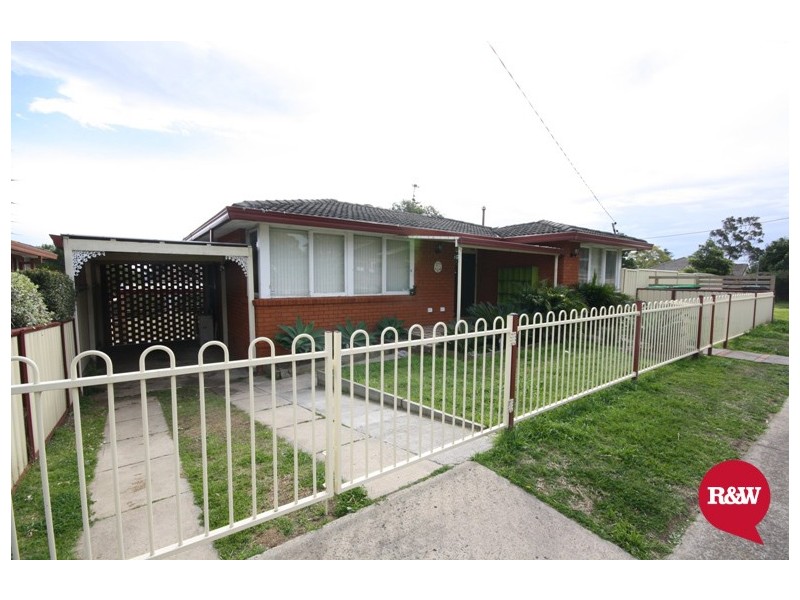 1/13 St Johns Road, Campbelltown NSW 2560