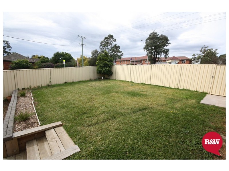 1/13 St Johns Road, Campbelltown NSW 2560