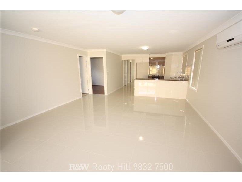 11 Grampian Avenue, Minto NSW 2566