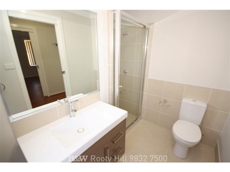 11 Grampian Avenue, Minto NSW 2566