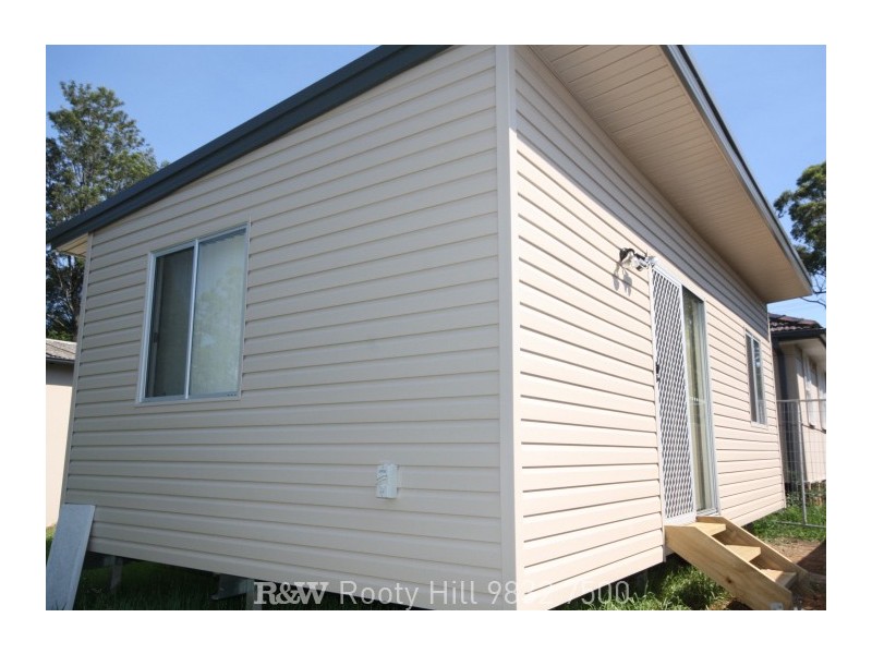 39A Lingayen Avenue, Lethbridge Park NSW 2770
