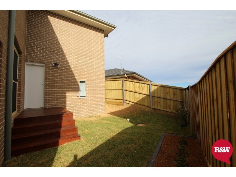 27 Gawler Avenue, Minto NSW 2566