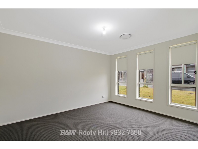 18 Dutton Street, Spring Farm NSW 2570