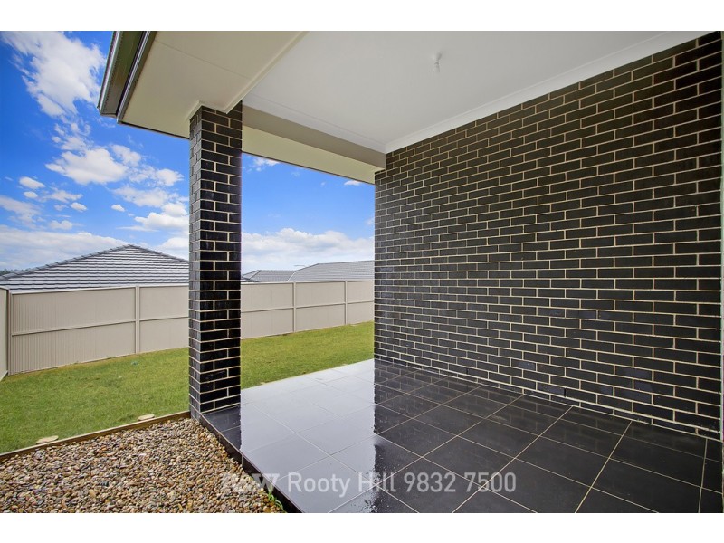18 Dutton Street, Spring Farm NSW 2570
