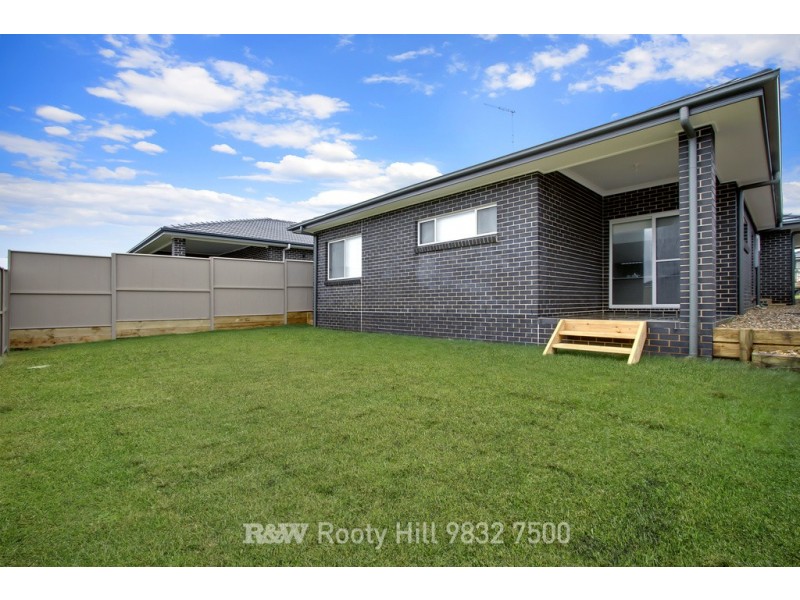 18 Dutton Street, Spring Farm NSW 2570