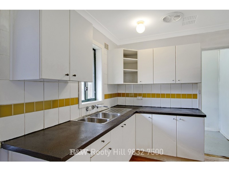 22 Sandakan Crescent, Lethbridge Park NSW 2770