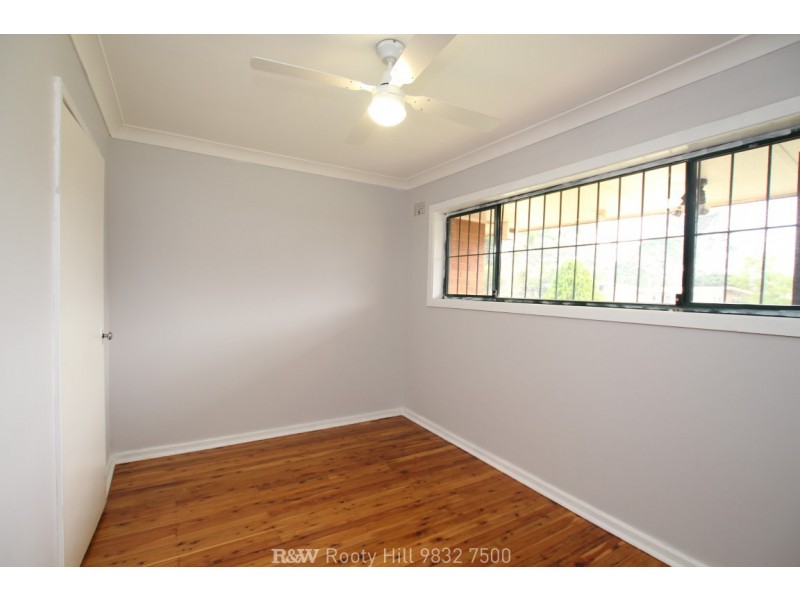 22 Sandakan Crescent, Lethbridge Park NSW 2770