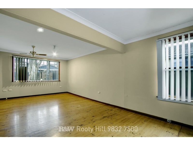 90 Torres Crescent, Whalan NSW 2770