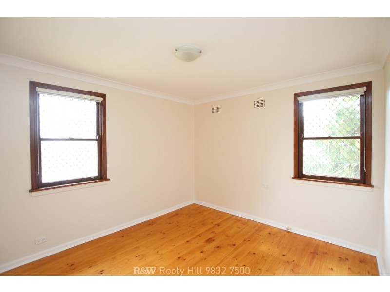 23 Lang Crescent, Blackett NSW 2770