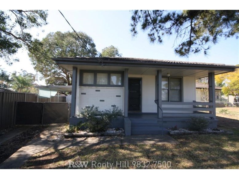 3 Tonga Place, Lethbridge Park NSW 2770