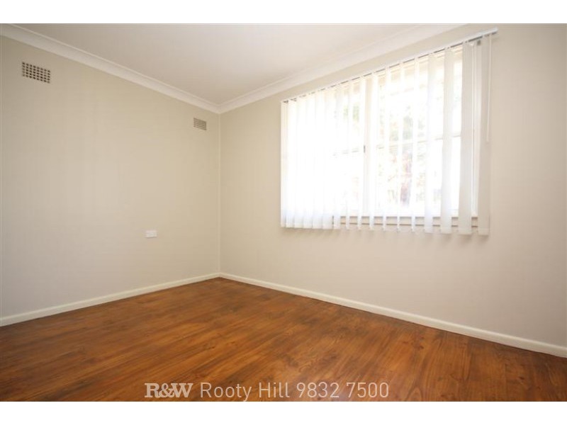 3 Tonga Place, Lethbridge Park NSW 2770