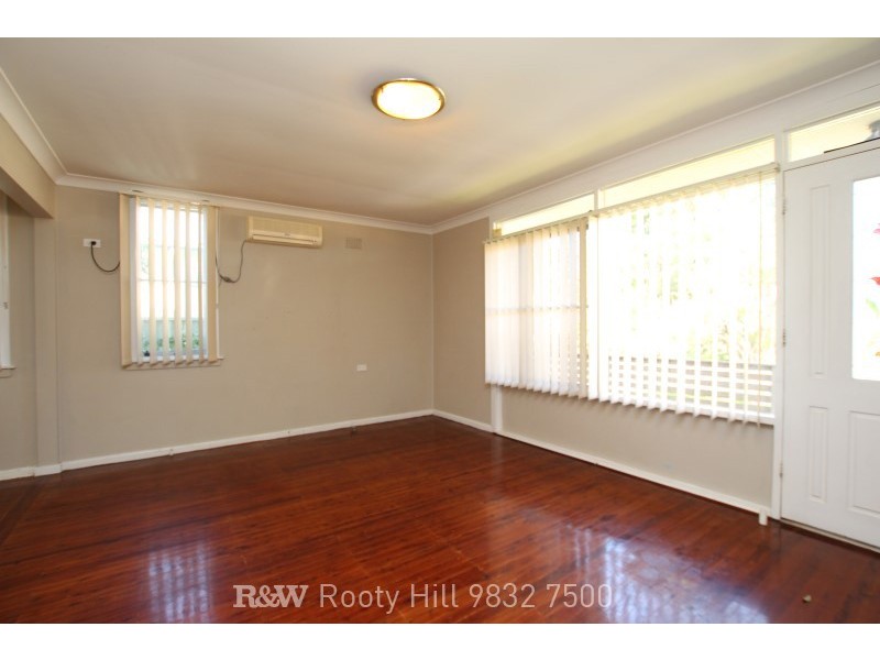 44 Waikanda Crescent, Whalan NSW 2770