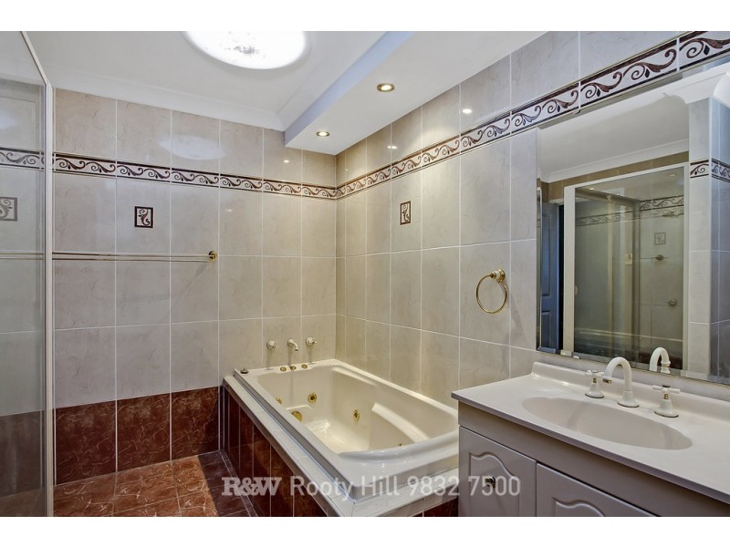 19 Ferrier Crescent, Minchinbury NSW 2770