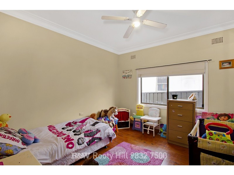 94 College Street, Cambridge Park NSW 2747