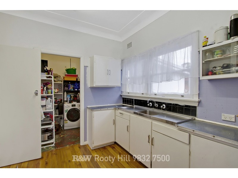 96 College Street, Cambridge Park NSW 2747