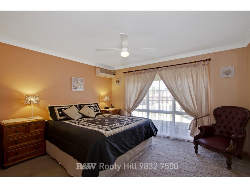 8 Waring Crescent, Plumpton NSW 2761