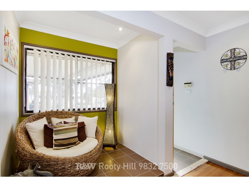 32 Manila Road, Lethbridge Park NSW 2770