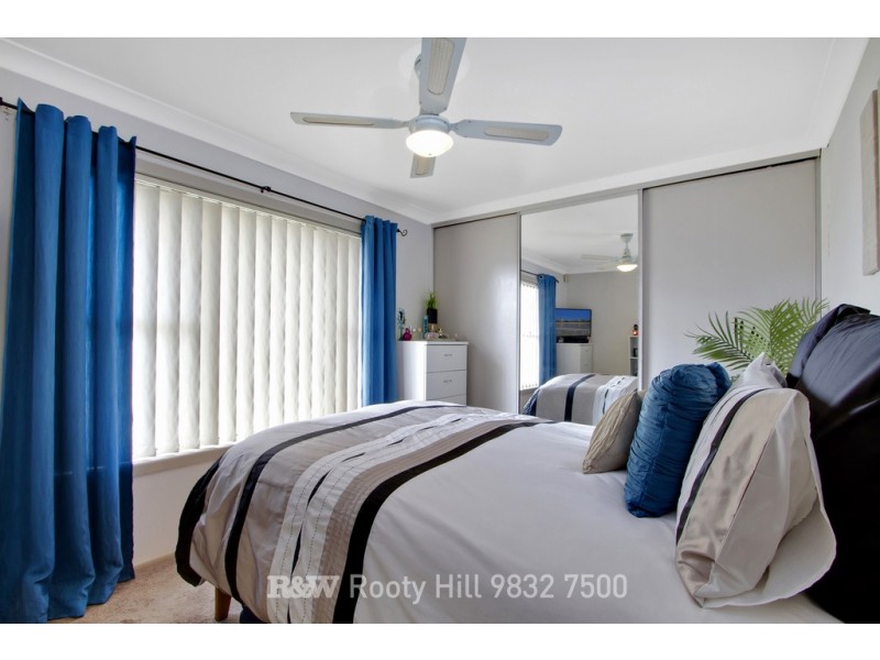 32 Manila Road, Lethbridge Park NSW 2770