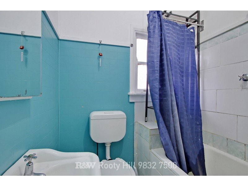 96 College Street, Cambridge Park NSW 2747