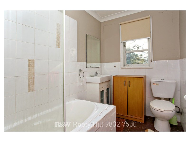 46 Waitaki Crescent, Lethbridge Park NSW 2770