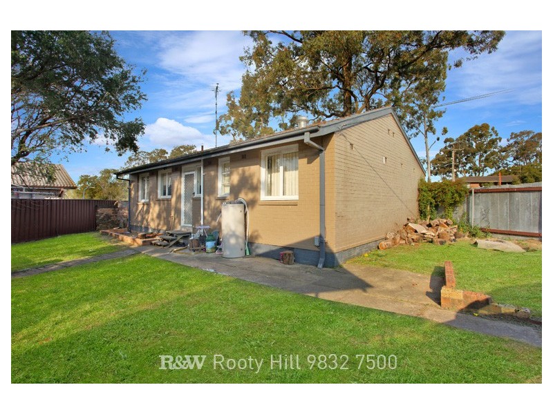 46 Waitaki Crescent, Lethbridge Park NSW 2770
