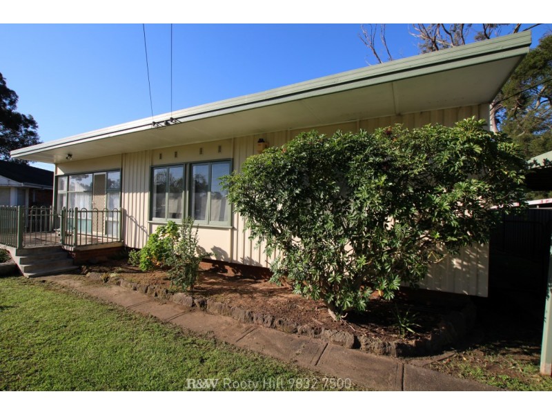 6 Palmyra Avenue, Lethbridge Park NSW 2770