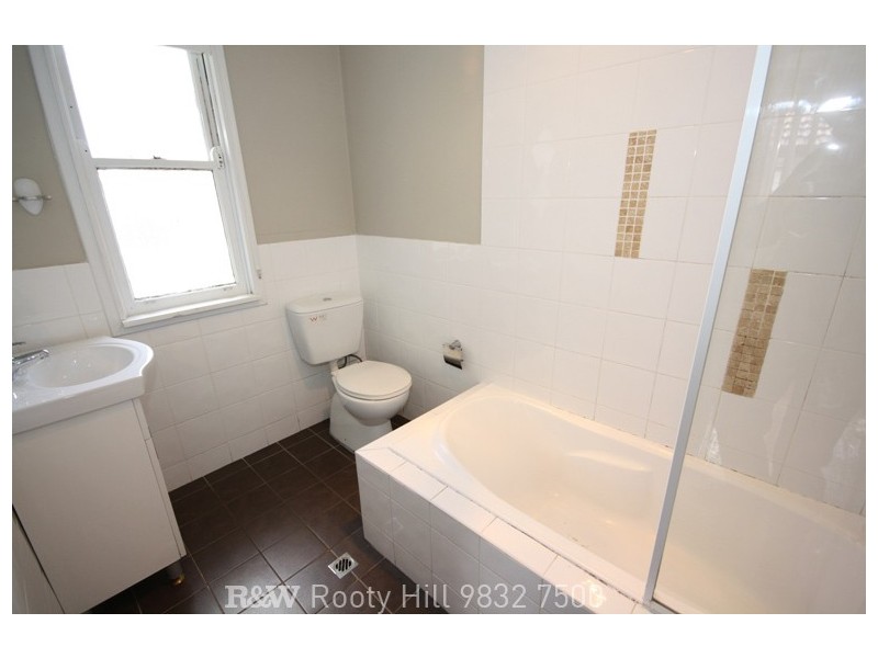 39 Lingayen Avenue, Lethbridge Park NSW 2770