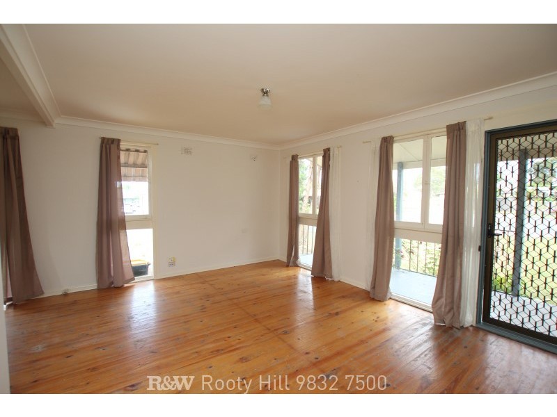 13 Handle Avenue, Emerton NSW 2770