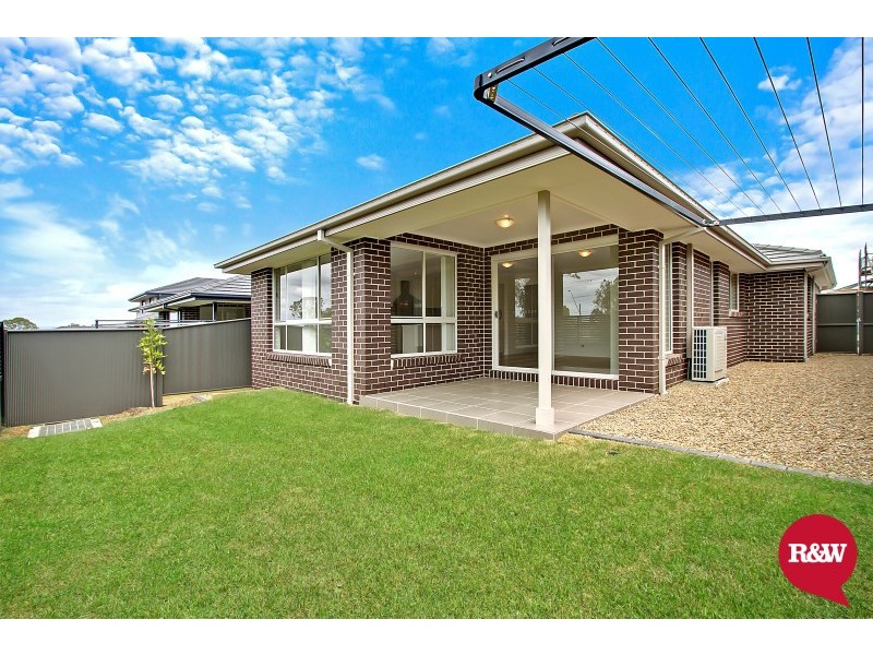 28 Murcutt Street, Ropes Crossing NSW 2760