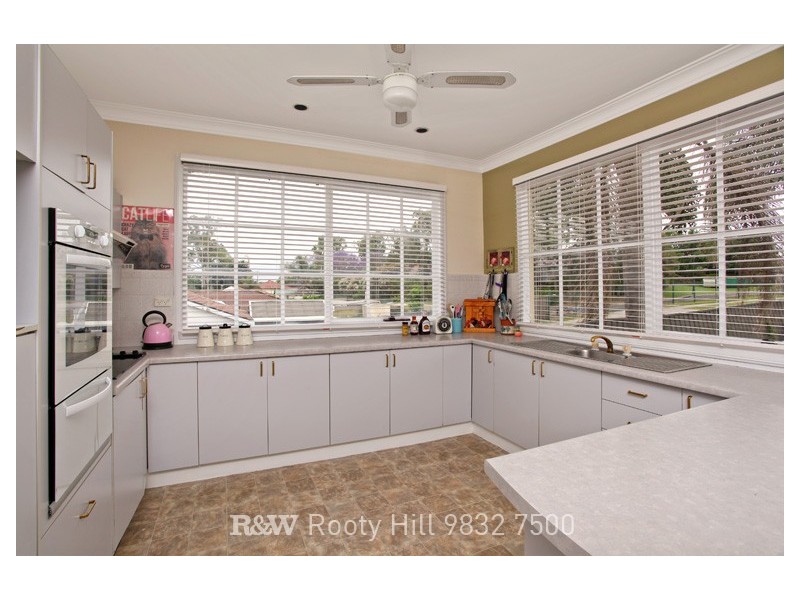 21 Beaconsfield Road, Rooty Hill NSW 2766