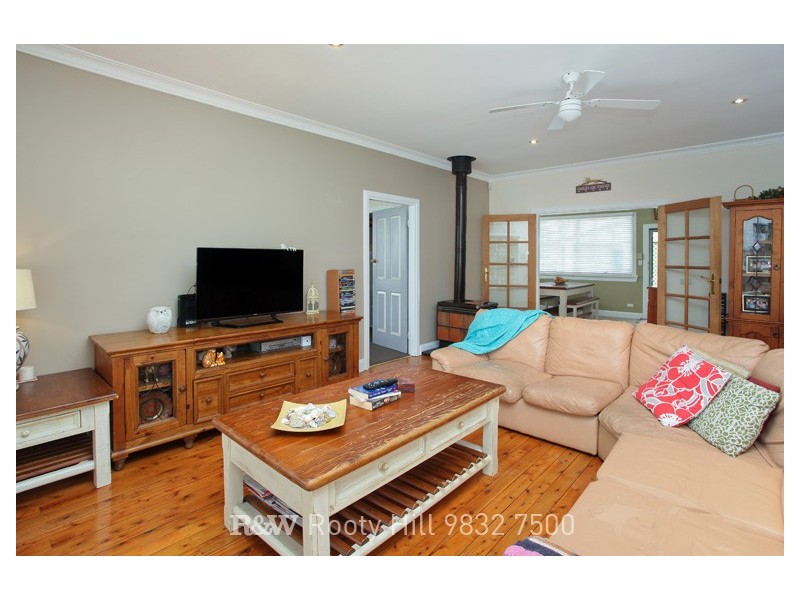 21 Beaconsfield Road, Rooty Hill NSW 2766