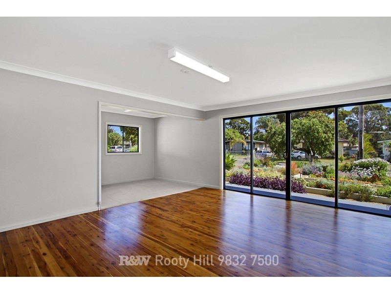 21 Wangaroa Crescent, Lethbridge Park NSW 2770