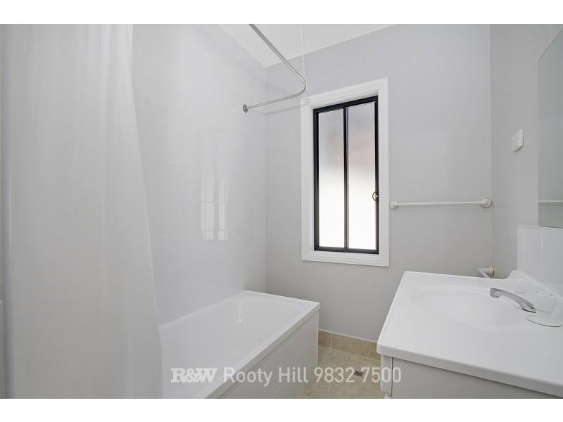 21 Wangaroa Crescent, Lethbridge Park NSW 2770