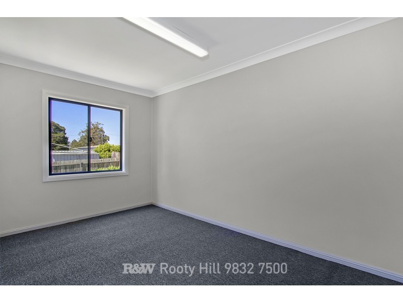 21 Wangaroa Crescent, Lethbridge Park NSW 2770