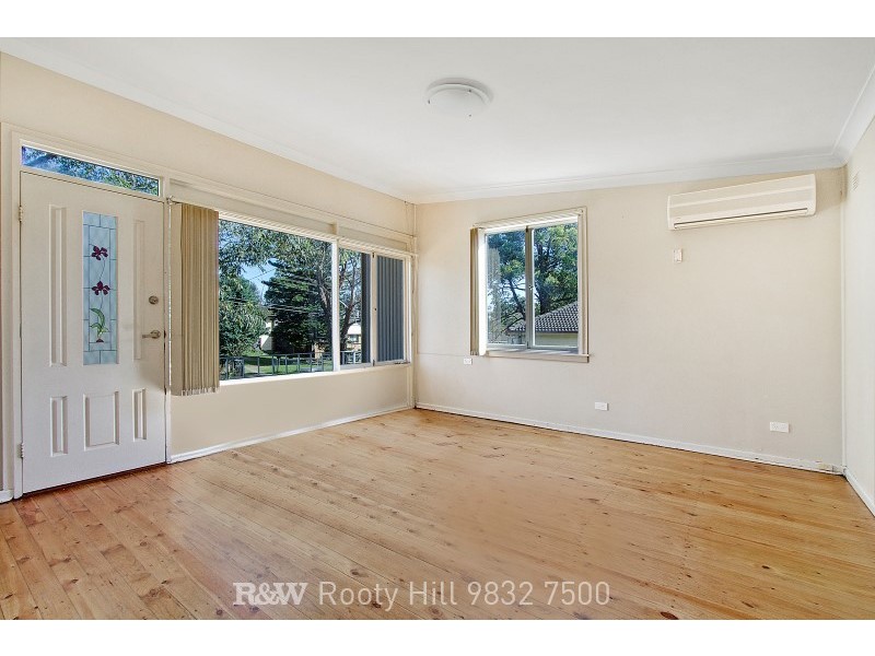 9 Kista Dan Avenue, Tregear NSW 2770