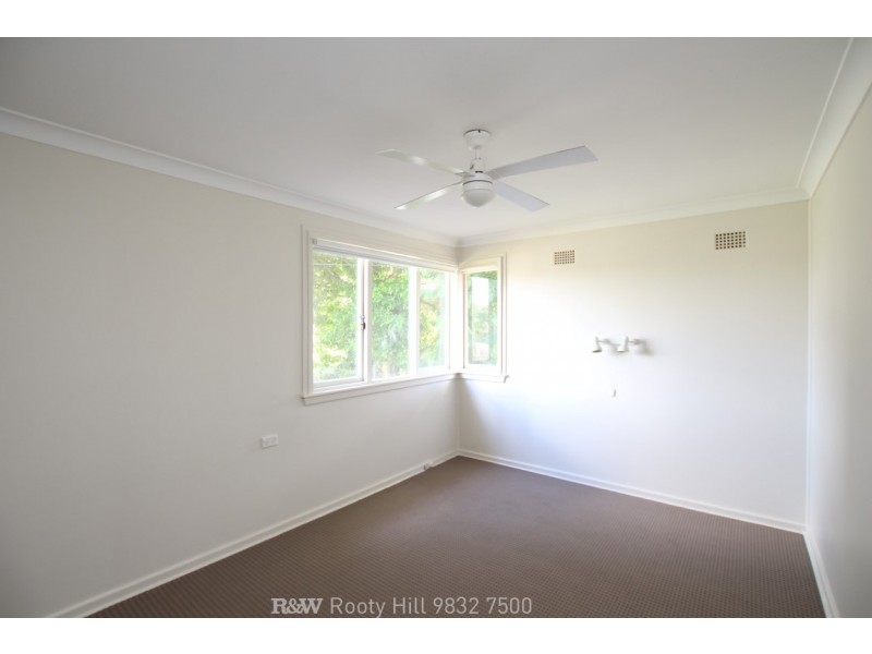 42 Mangariva Avenue, Lethbridge Park NSW 2770
