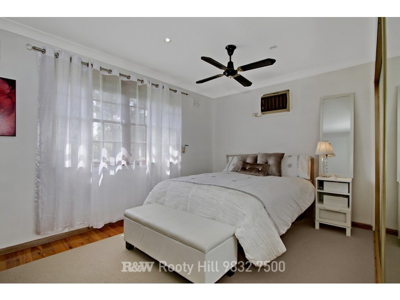 31 Palau Crescent, Lethbridge Park NSW 2770