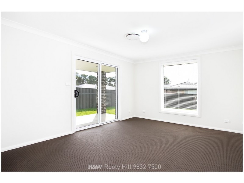 43 Donovan Crescent, Ropes Crossing NSW 2760