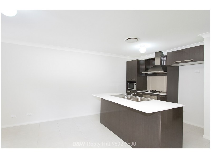 43 Donovan Crescent, Ropes Crossing NSW 2760