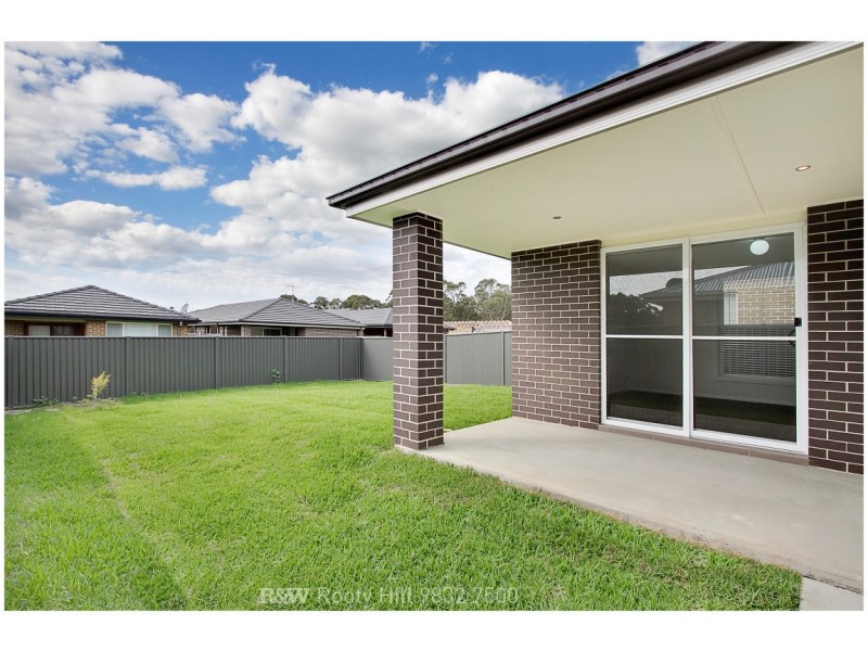 43 Donovan Crescent, Ropes Crossing NSW 2760