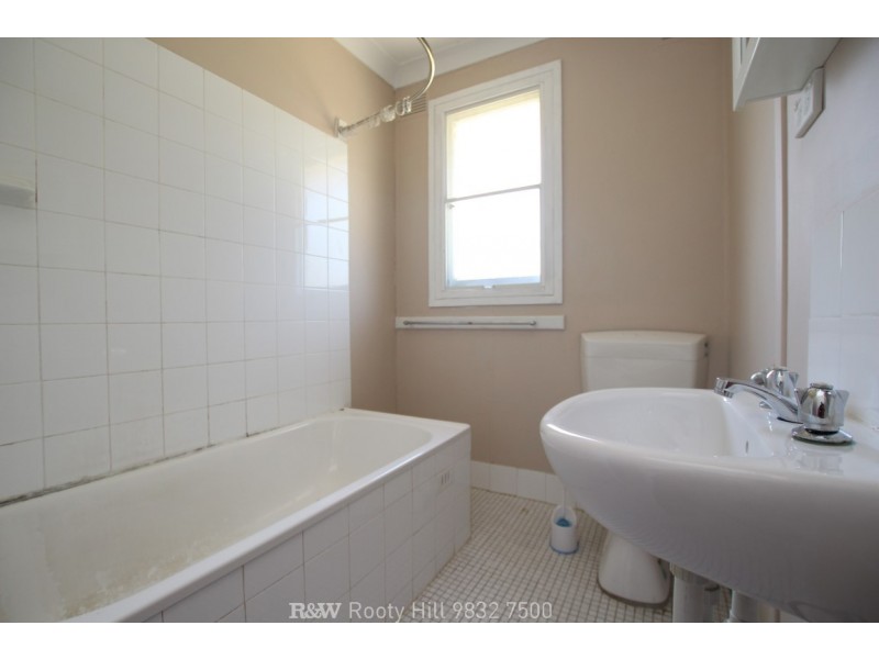 5 Houtman Avenue, Willmot NSW 2770