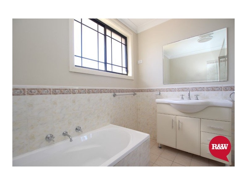 2/26 Blenheim Avenue, Rooty Hill NSW 2766