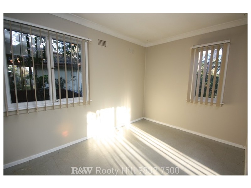 41 Lingayen Avenue, Lethbridge Park NSW 2770