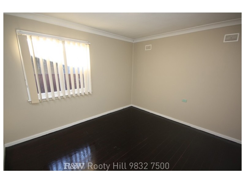41 Lingayen Avenue, Lethbridge Park NSW 2770