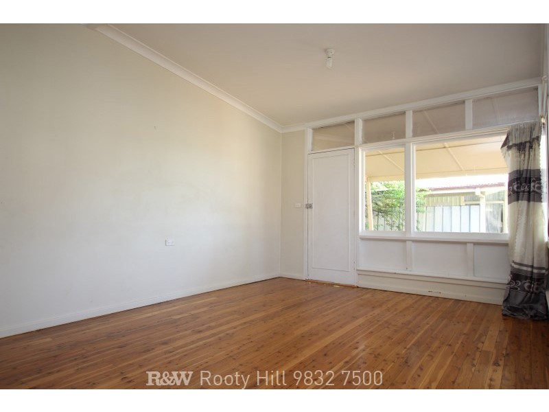 184 Woodstock Avenue, Whalan NSW 2770