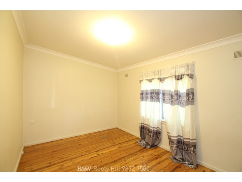 184 Woodstock Avenue, Whalan NSW 2770