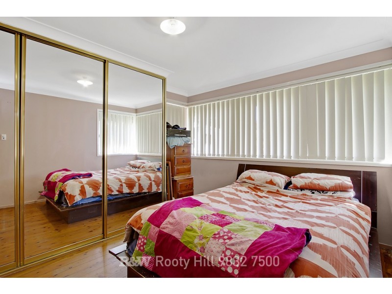 74 Barry Street, Cambridge Park NSW 2747