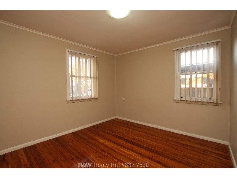 8 Arthur Place, Colyton NSW 2760