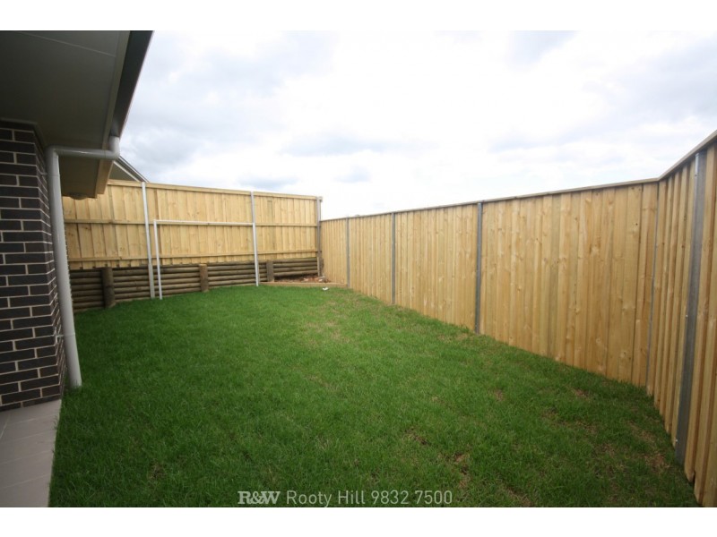 6 Dalrymple Street, Minto NSW 2566