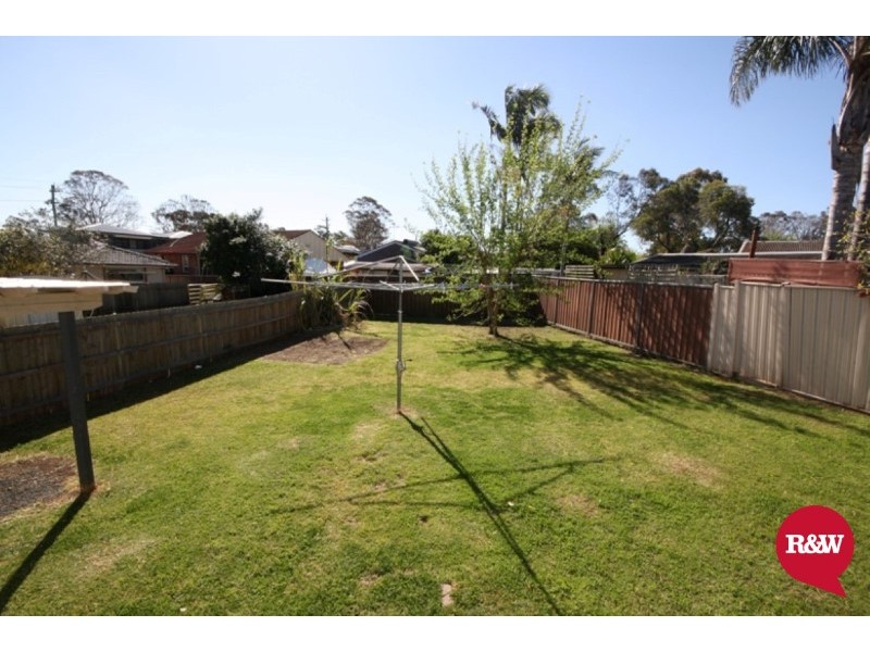 42 Idriess Crescent, Blackett NSW 2770